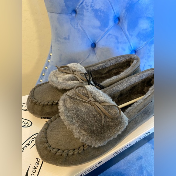 Hooked Chill Slippers - Picture 4 of 6